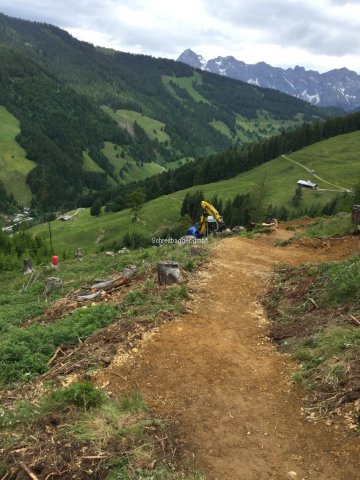 Bikerweg mit Bremsstrecke