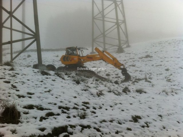 Baggern bei Kälte und Nebel